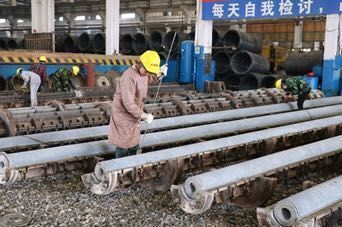 新年新氣象，服務(wù)送溫暖——渭源縣勞務(wù)輸轉(zhuǎn)行業(yè)協(xié)會(huì)向全縣農(nóng)民朋友拜年，并推介清洗保潔服務(wù)